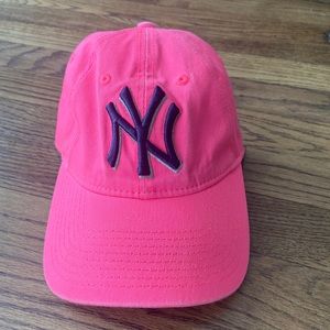 NY Yankees hat